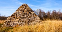 Battlefield pyramid at Fredericksburg Battlefield pyramid at Fredericksburg. Photo 87397914 © Mark Brooks | Dreamstime.com