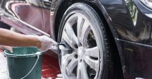 Prevent wheel damage with regular cleaning Clean the car wheels. Photo ID 194442795 © Leo Lintang | Dreamstime.com